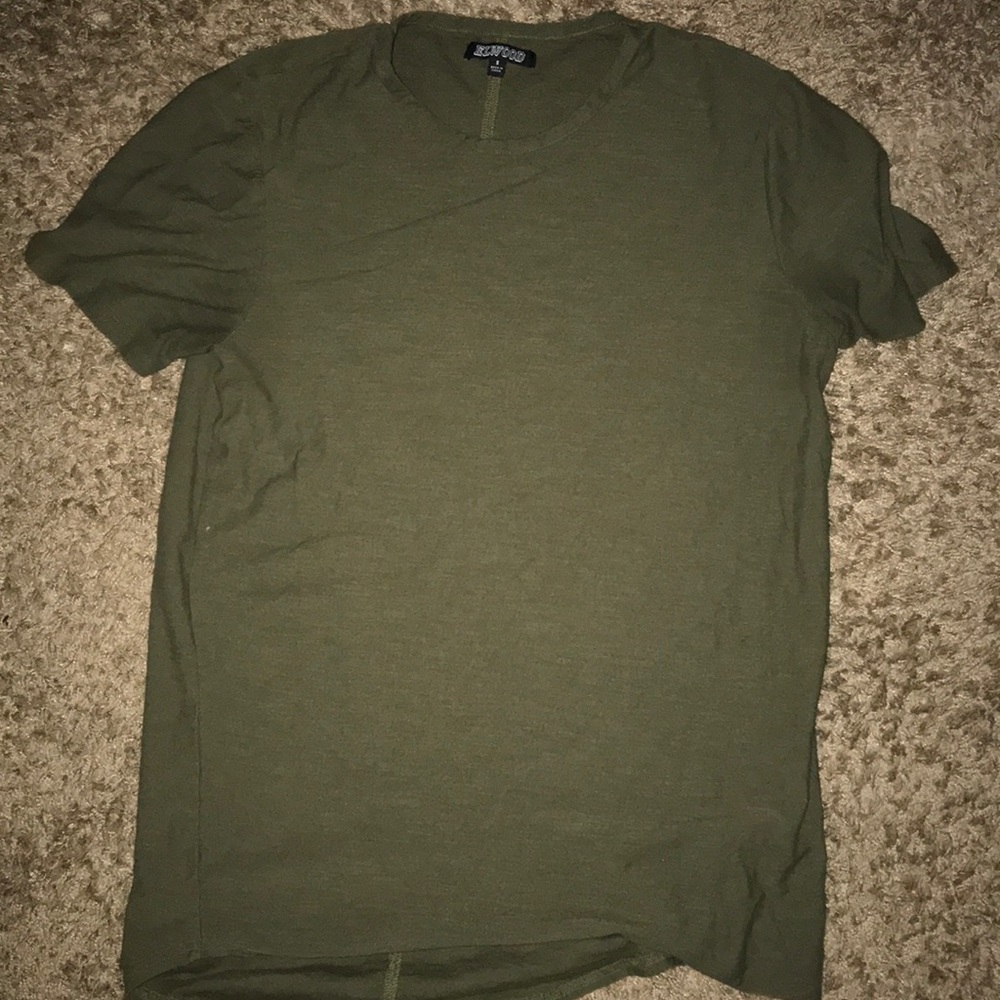 Elwood drop cut tee